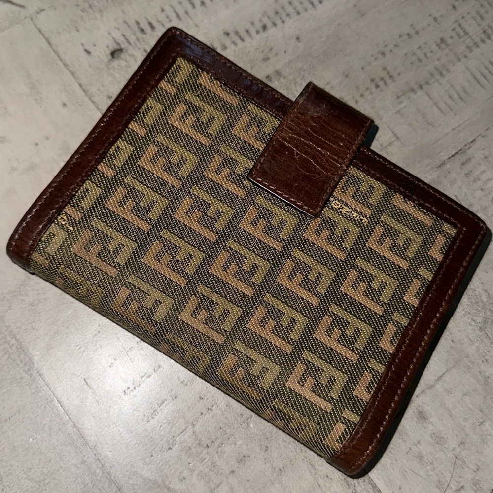 Fendi wallet passport holder agenda binder vintage Fendi monogram - Picture 2 of 16